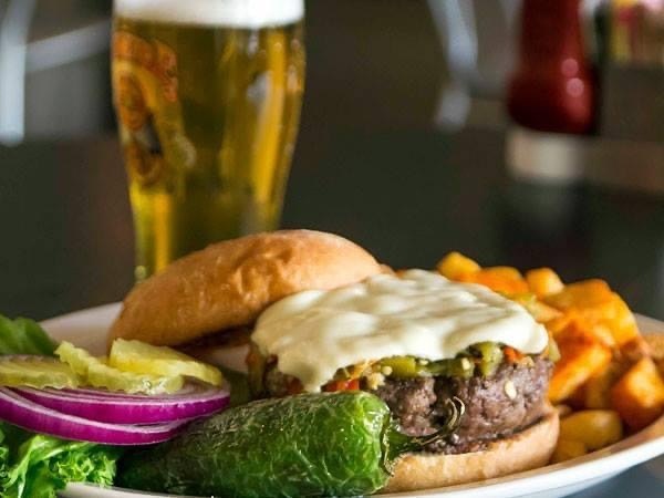 Santa Fe Bite’s green chile cheeseburger
