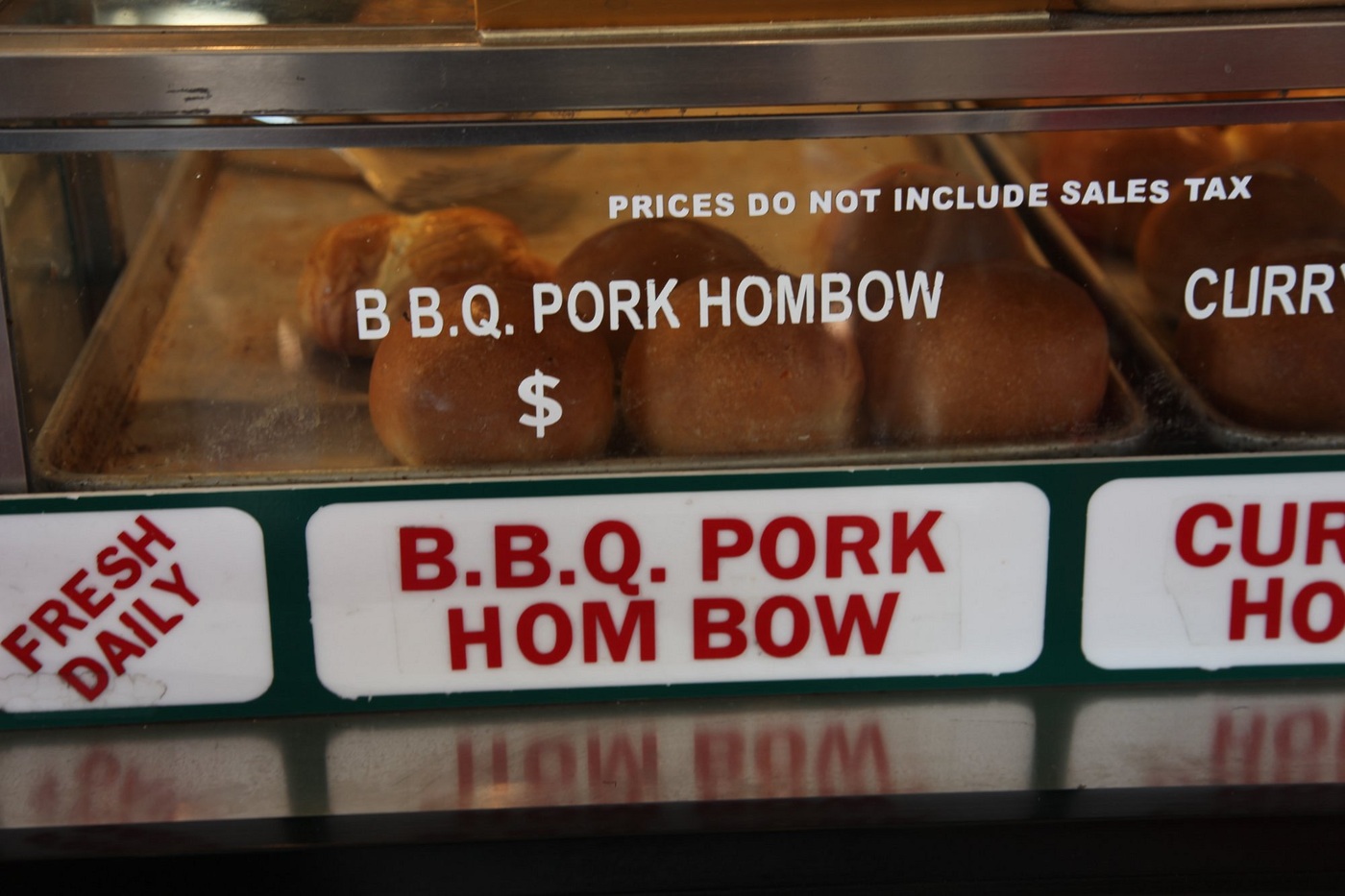 BBQ pork hom bow in the display at Mee Sum Pastry