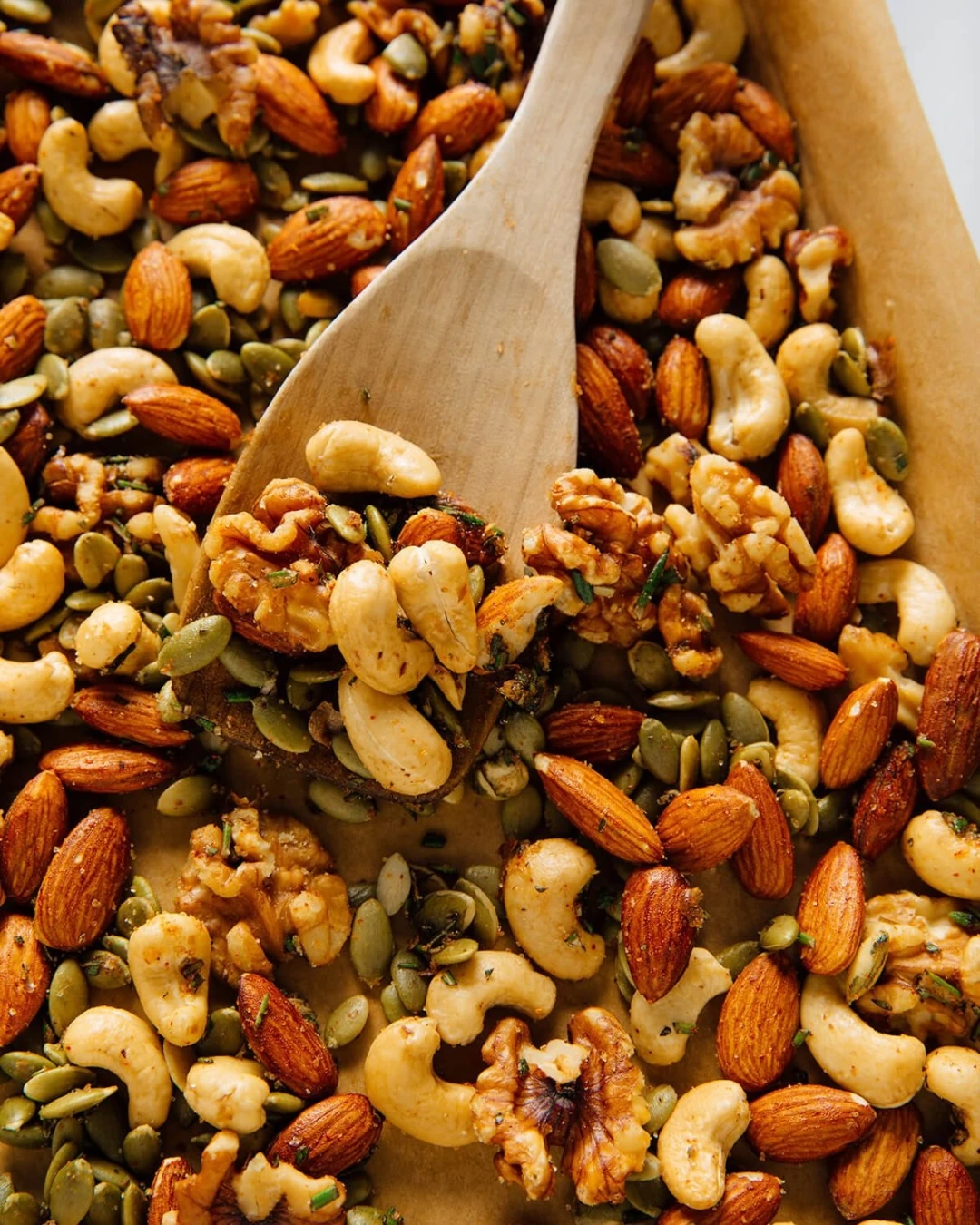 Roasted almonds, cashews, walnuts and pumpkin seeds