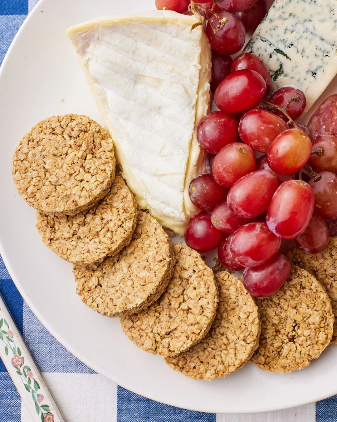 Scottish oatcakes served with cheese and grapes